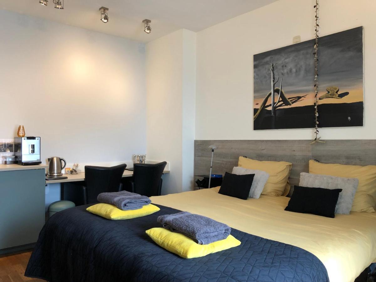 Bolton Boulevard Beach Rooms Vlissingen Exterior photo